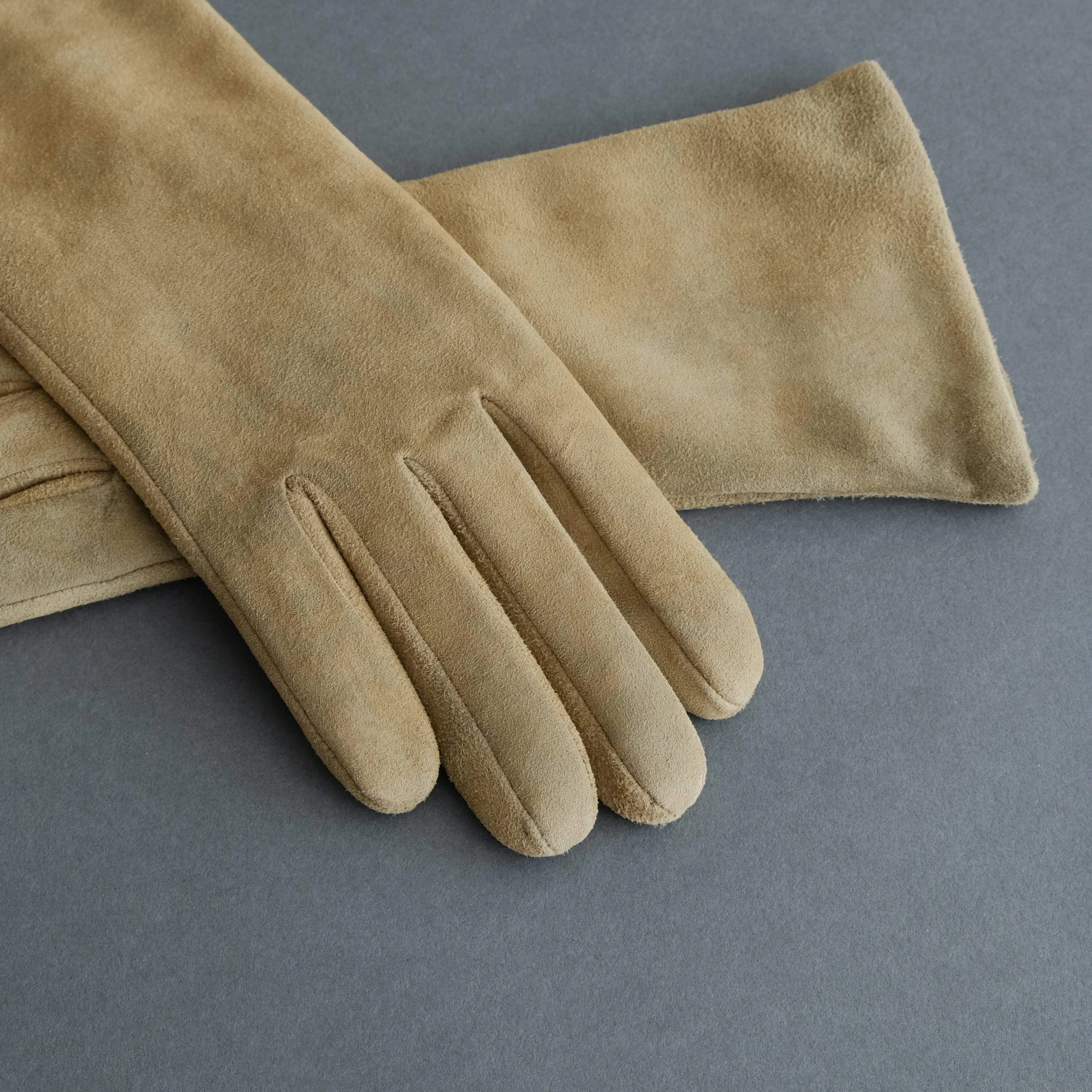 Ladies Gloves from Beige Goatskin Lined with Cashmere